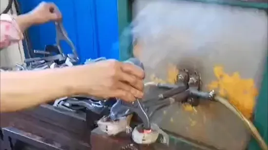 Pièces de rechange forgées en acier au carbone OEM, fourche de changement de vitesse pour tracteur